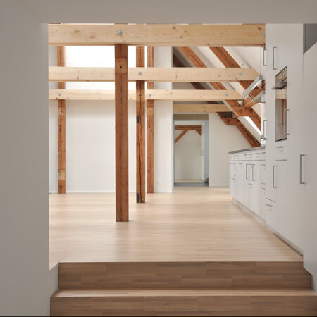 Einbau Dachwohnung im alten Postgebäude: 
